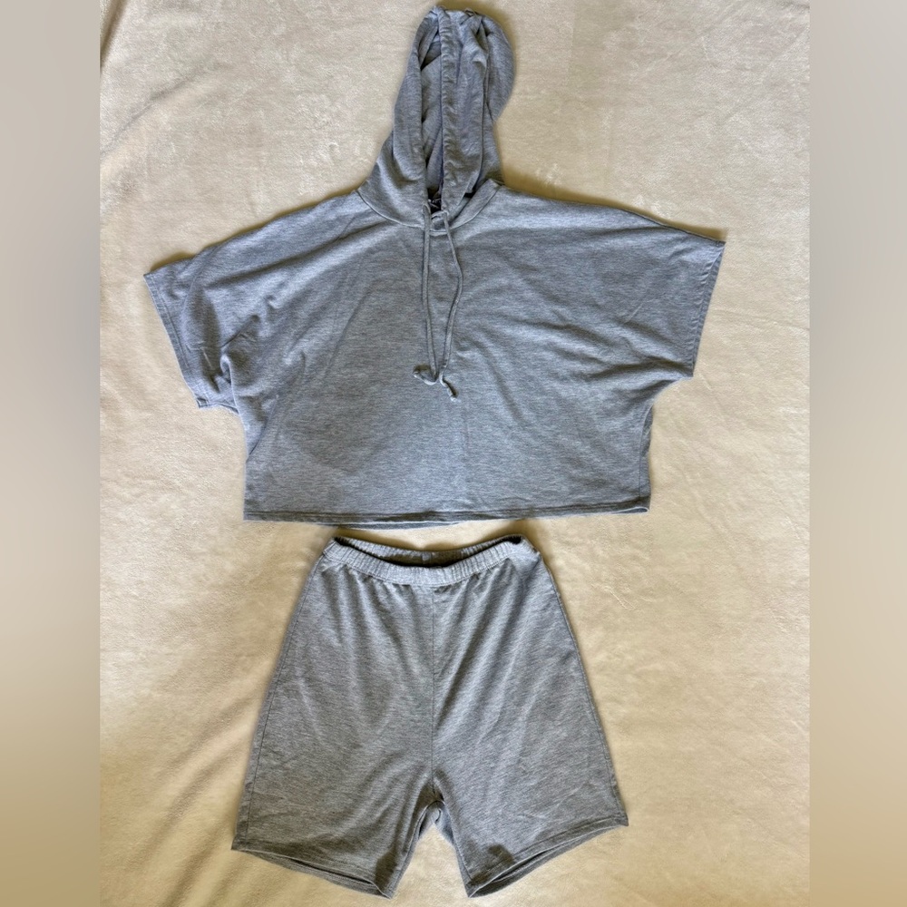 Fashion Nova matching lounge shorts set, grey - XS/S